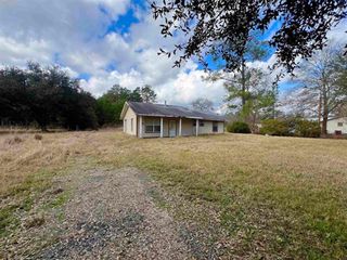 5875 Rebel Road, Vidor, TX 77662