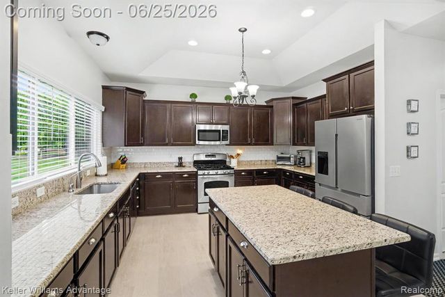 54525 Brentwood Drive, South Lyon, MI 48178