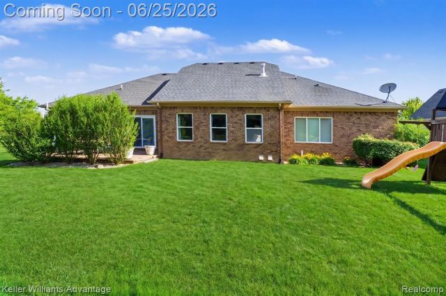 54525 Brentwood Drive, South Lyon, MI 48178