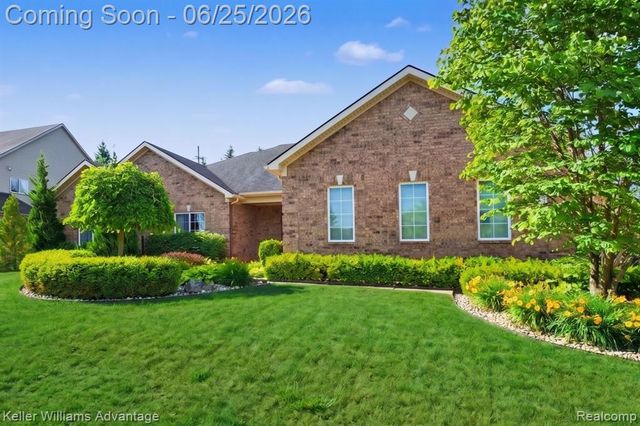 54525 Brentwood Drive, South Lyon, MI 48178