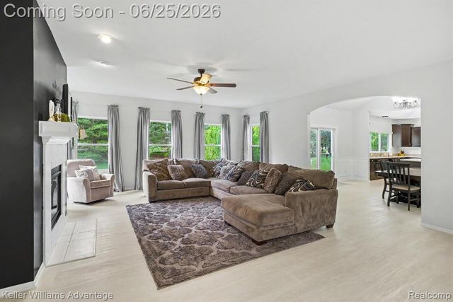 54525 Brentwood Drive, South Lyon, MI 48178