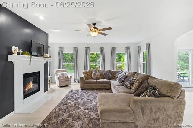 54525 Brentwood Drive, South Lyon, MI 48178