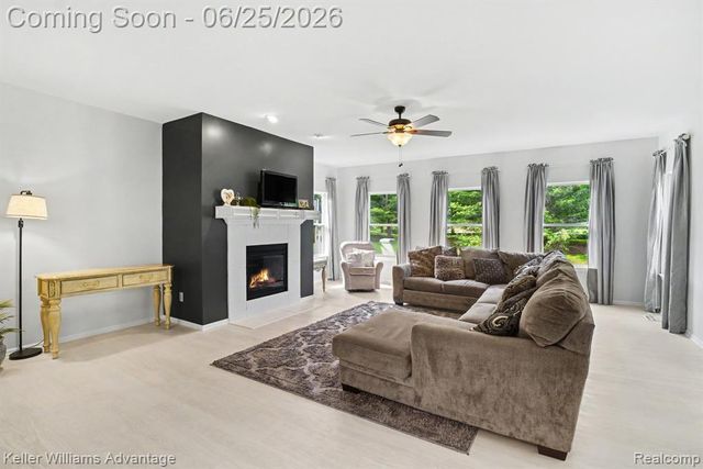 54525 Brentwood Drive, South Lyon, MI 48178