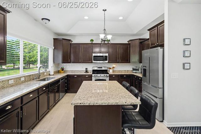 54525 Brentwood Drive, South Lyon, MI 48178