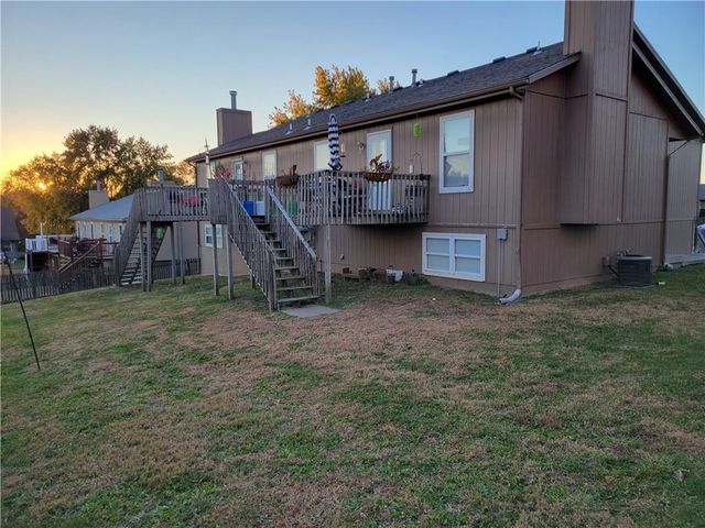 939-941 Goldfinch Lane, Liberty, MO 64068