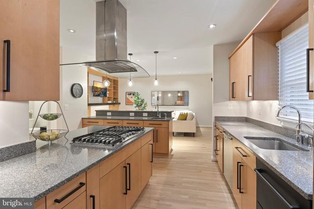10314 THORNBUSH LN, Bethesda, MD 20814