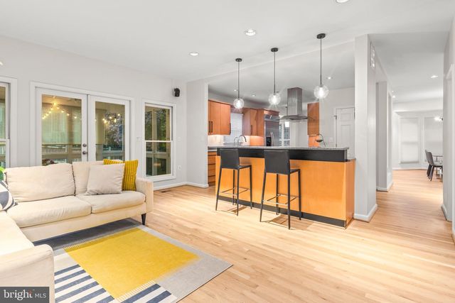 10314 THORNBUSH LN, Bethesda, MD 20814