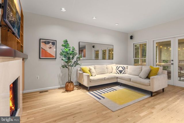 10314 THORNBUSH LN, Bethesda, MD 20814