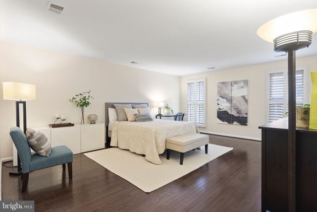 10314 THORNBUSH LN, Bethesda, MD 20814