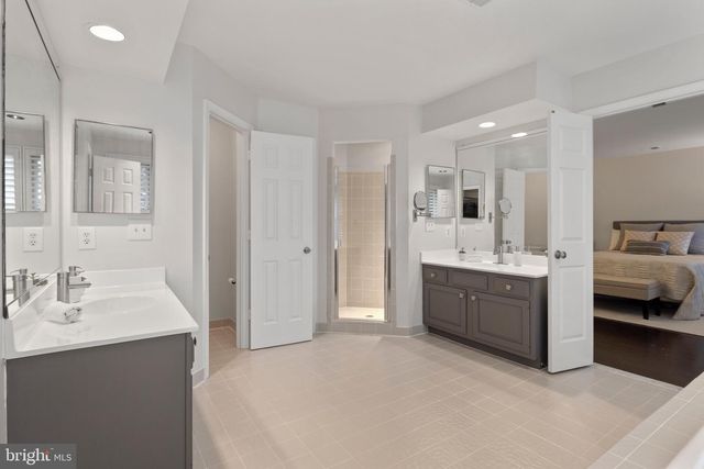 10314 THORNBUSH LN, Bethesda, MD 20814