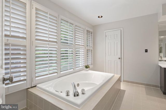 10314 THORNBUSH LN, Bethesda, MD 20814