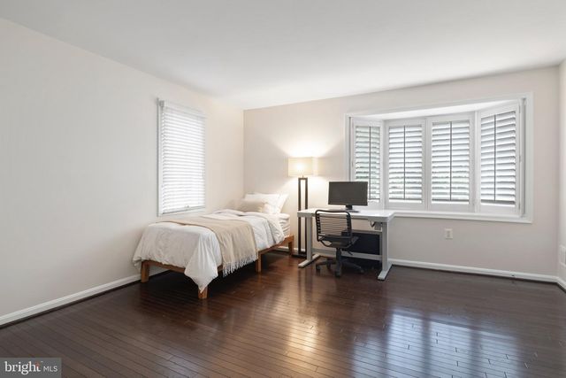 10314 THORNBUSH LN, Bethesda, MD 20814