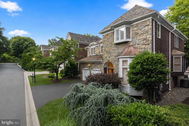 10314 THORNBUSH LN, Bethesda, MD 20814