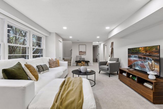 3220 Aquila Lane S, Saint Louis Park, MN 55426