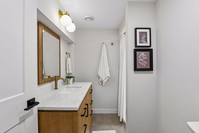 3220 Aquila Lane S, Saint Louis Park, MN 55426