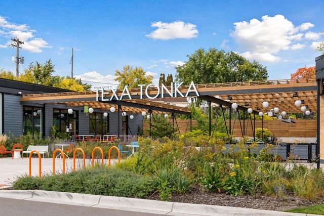 3220 Aquila Lane S, Saint Louis Park, MN 55426