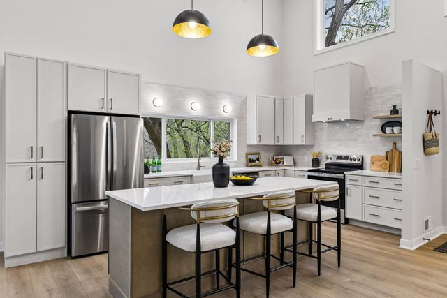 3220 Aquila Lane S, Saint Louis Park, MN 55426