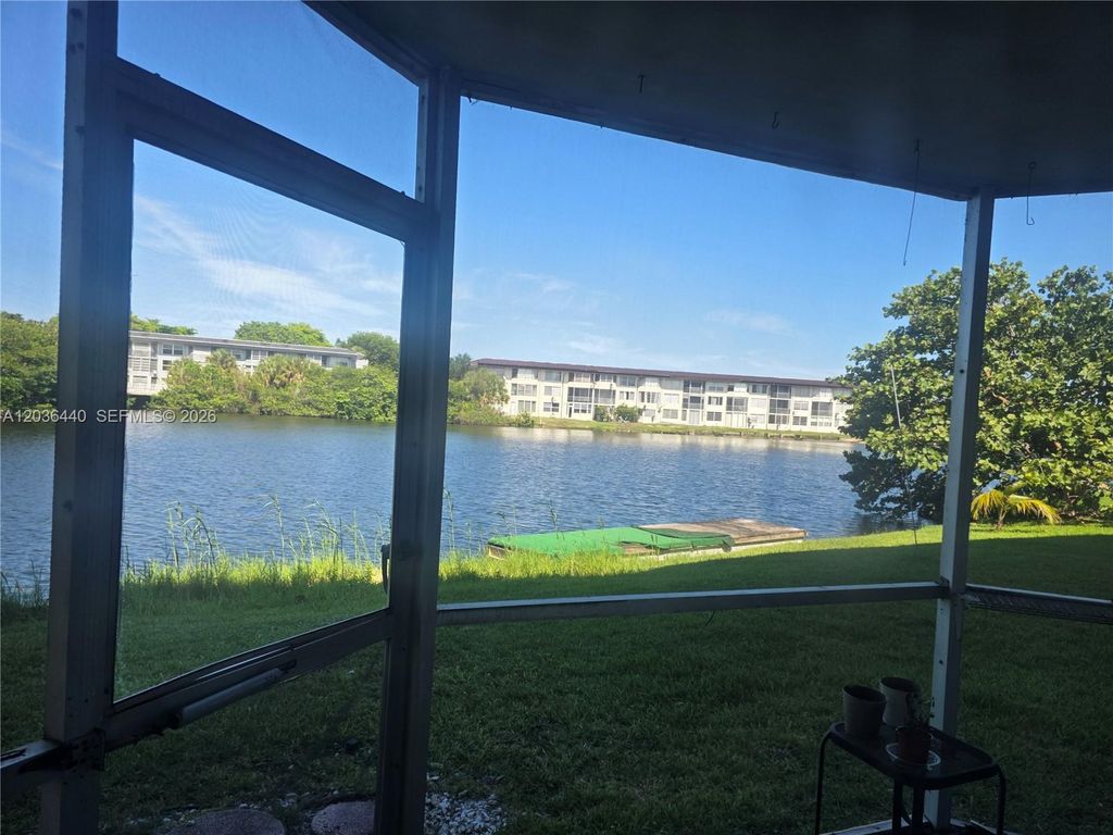 1304 NE 191st Street A128, Miami, FL 33179