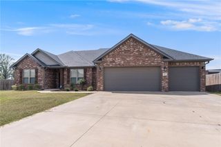 557 Rossi Street, Tontitown, AR 72762