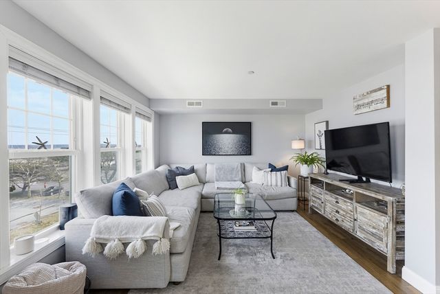 216 Water St B306, Plymouth, MA 02360