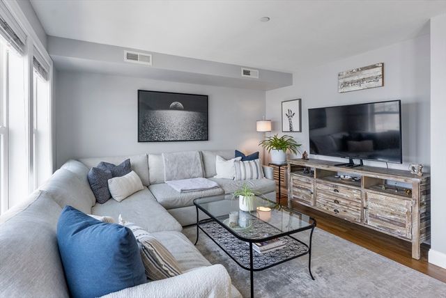 216 Water St B306, Plymouth, MA 02360