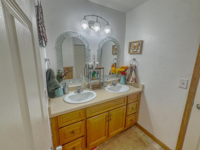 1077 JOHN KALINAS ROAD, Fairbanks, AK 99712