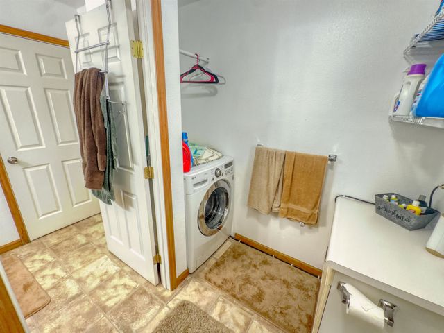 1077 JOHN KALINAS ROAD, Fairbanks, AK 99712