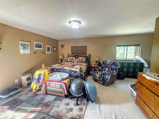 1077 JOHN KALINAS ROAD, Fairbanks, AK 99712
