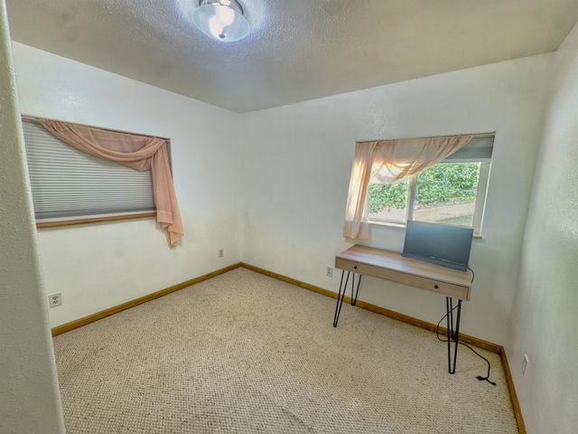 1077 JOHN KALINAS ROAD, Fairbanks, AK 99712