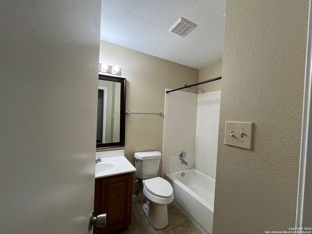 9145 CENTRO BONITO, San Antonio, TX 78245