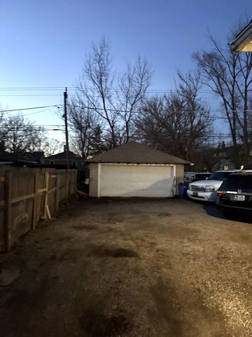 621 Elmwood Avenue, Joliet, IL 60433