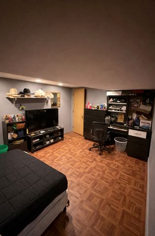 621 Elmwood Avenue, Joliet, IL 60433