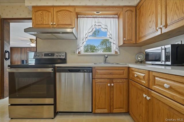 3903 Lincoln Street, Seaford, NY 11783
