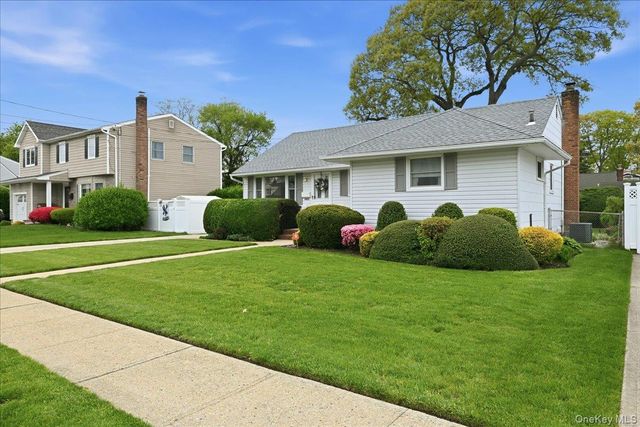 3903 Lincoln Street, Seaford, NY 11783