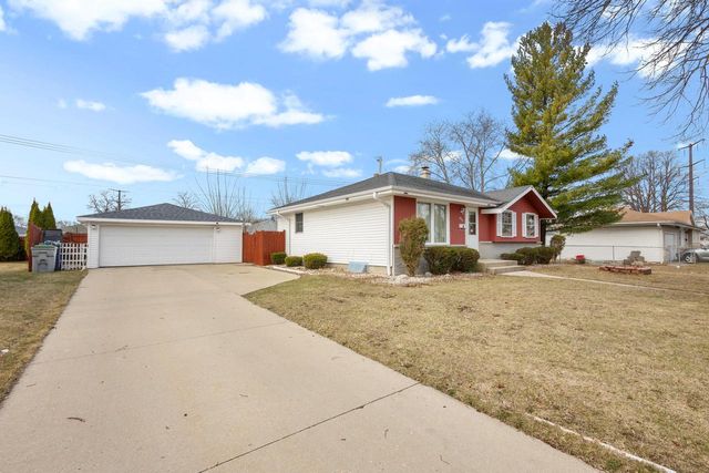 6579 N 66th STREET, Milwaukee, WI 53223