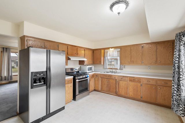 6579 N 66th STREET, Milwaukee, WI 53223