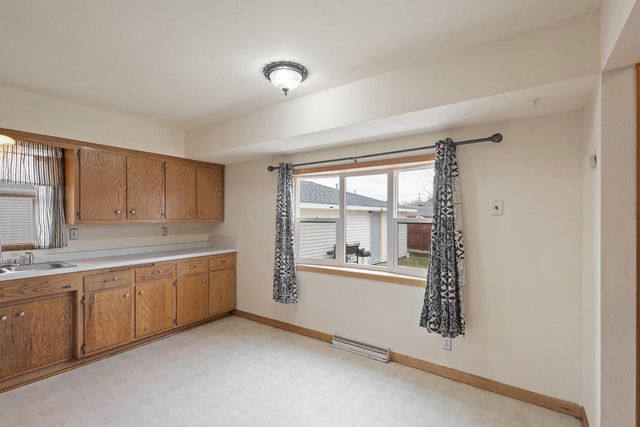 6579 N 66th STREET, Milwaukee, WI 53223