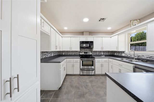 1452 Paradise Lane, Claremore, OK 74017