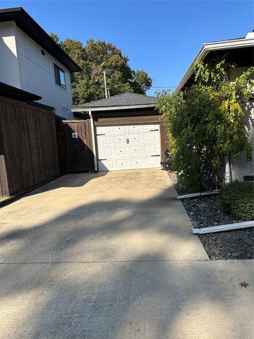 3715 LA JOYA Drive, Dallas, TX 75220