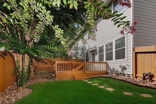 11 Scenic Brook Court, The Woodlands, TX 77382