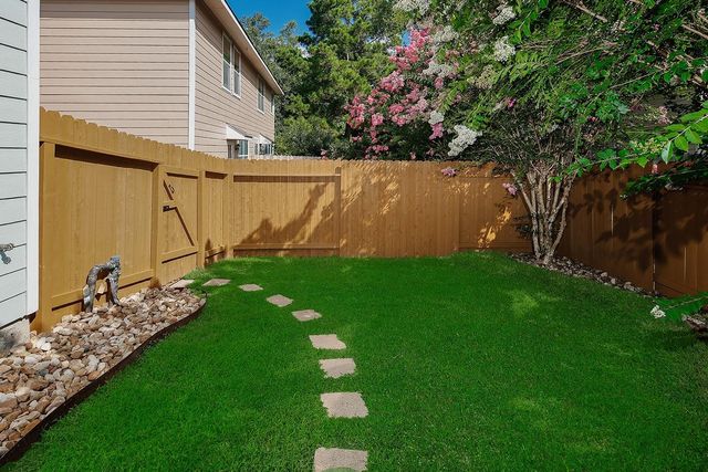 11 Scenic Brook Court, The Woodlands, TX 77382