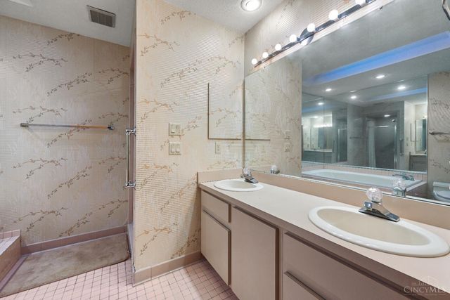 1749 Gloucester Drive, Fairfield, OH 45014