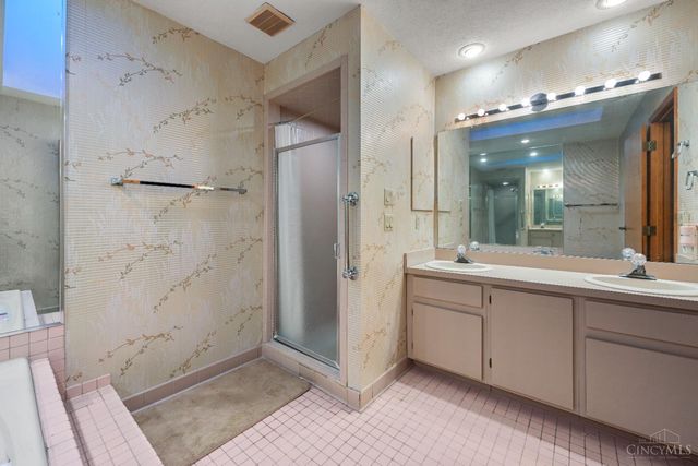 1749 Gloucester Drive, Fairfield, OH 45014