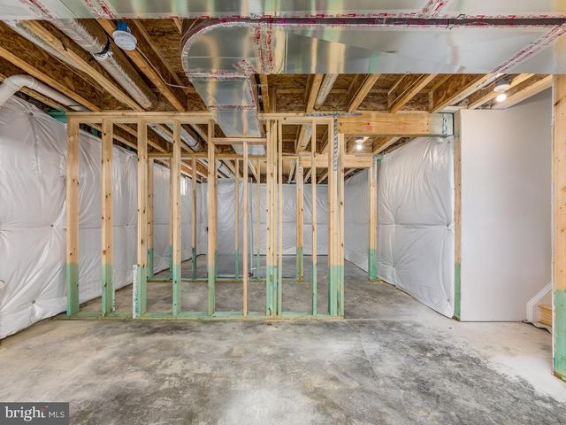 11 ASH LN, Stafford, VA 22556