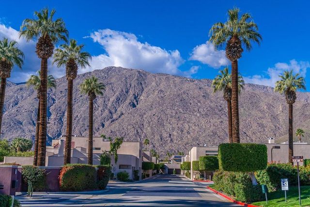 453 Village Square E, Palm Springs, CA 92262