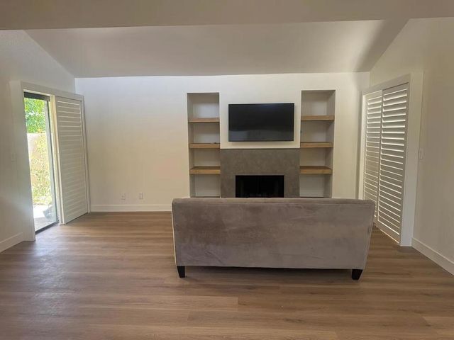 453 Village Square E, Palm Springs, CA 92262