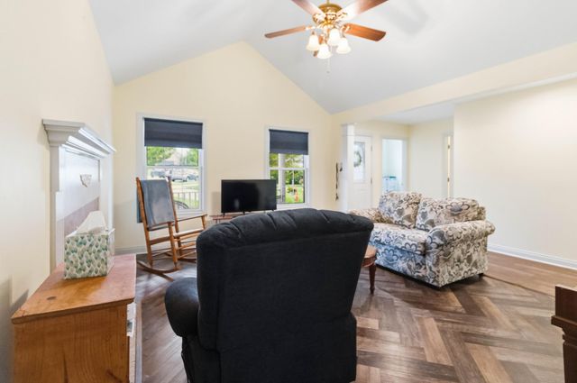 1043 Burnell Drive, Berea, KY 40403