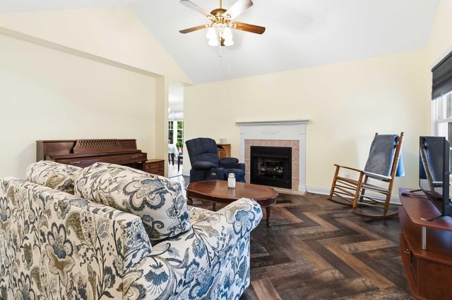 1043 Burnell Drive, Berea, KY 40403
