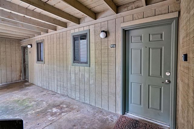 105 SE 16TH AVENUE N103, Gainesville, FL 32601