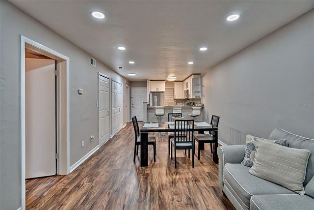 105 SE 16TH AVENUE N103, Gainesville, FL 32601